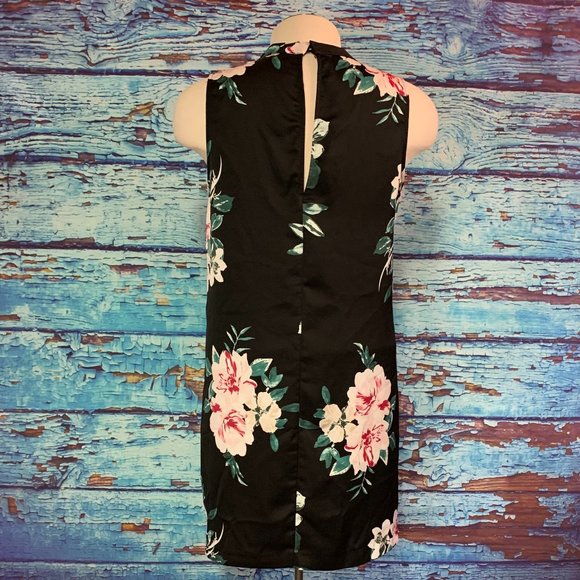 Dynamite Sleeveless Floral Dress - Picture 4 of 5